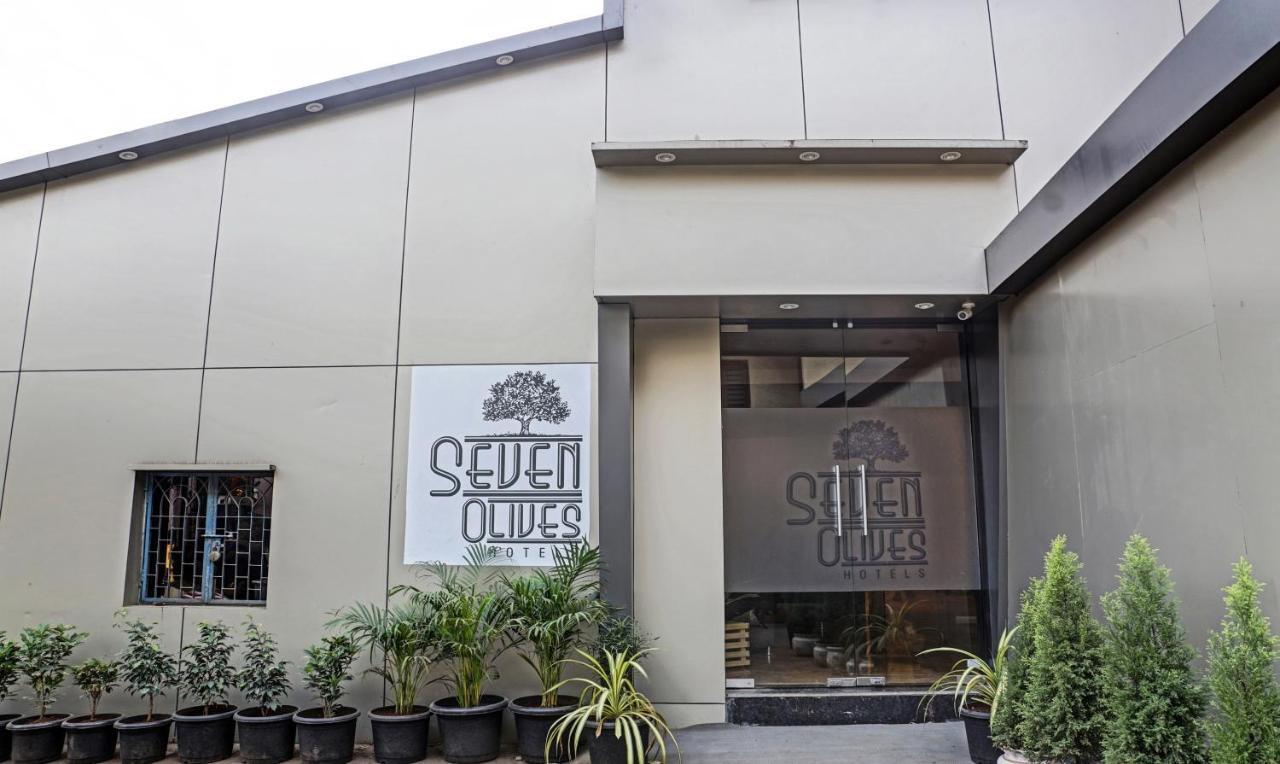 Treebo Trip Seven Olives Andheri Mumbai Exterior foto